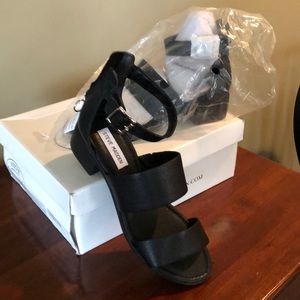 Steve Madden women’s Daly Dress Sandal Size: 8
